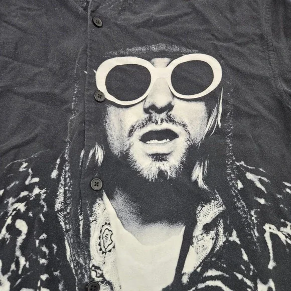 HM Kurt Cobain Graphic Button Down Shirt Black Loose Fit Nirvana Grunge Mens L - Picture 2 of 9